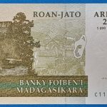 2004. 200 Ariary UNC