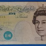 Brit 5 fontos bankjegy előoldala - II. Erzsébet királynő