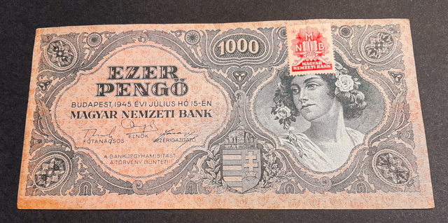 number-67 1945. 1.000 Pengő VF Bélyeggel - Image 1